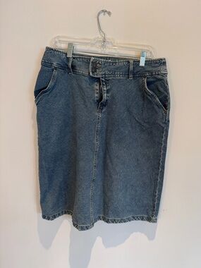 Women’s Blue Denim Knee-Length Skirt Size 12
